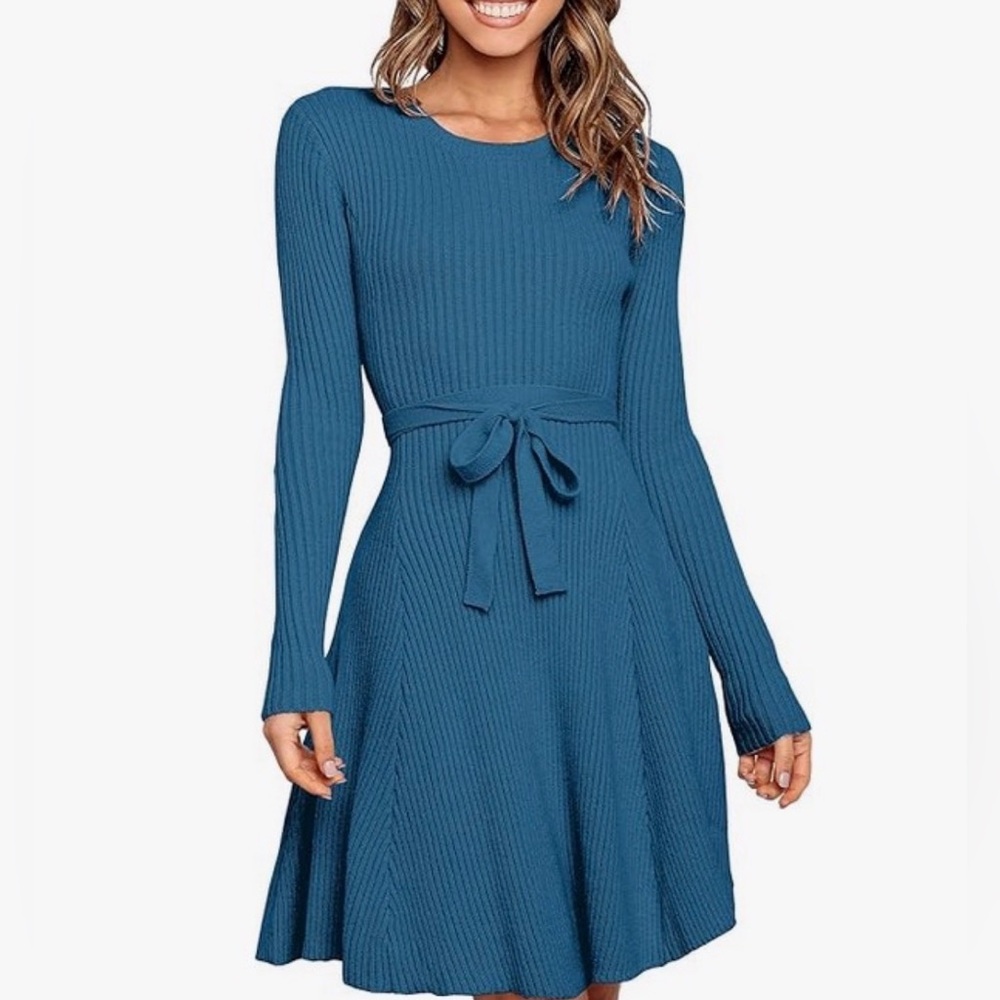 Elegant Blue Knit Dress - Picture 2 of 11